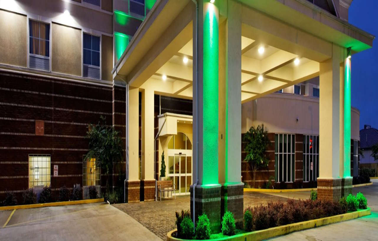 Hotel By Ihg Batesville