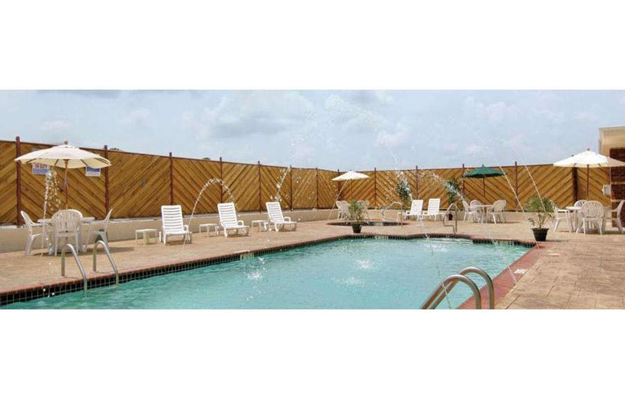 By Ihg Hotel Batesville